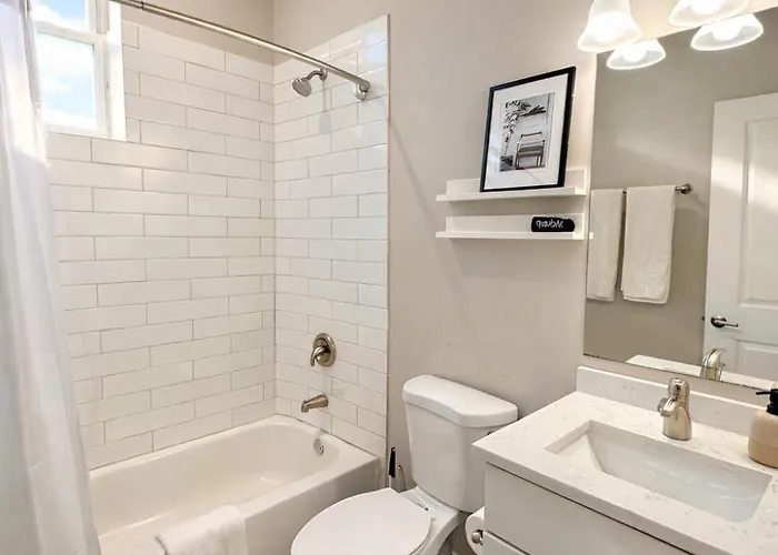 Flexhome West Town - Spacious 2br Duplex - Sleeps 8 Appartement *