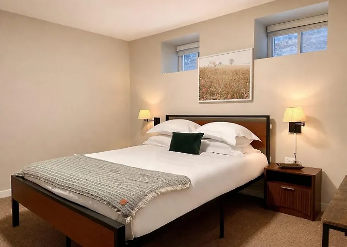 Flexhome West Town - Spacious 2br Duplex - Sleeps 8